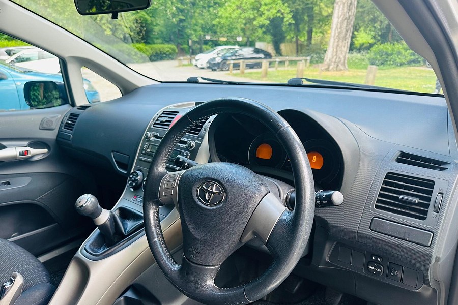 2007 Toyota Auris photo 12