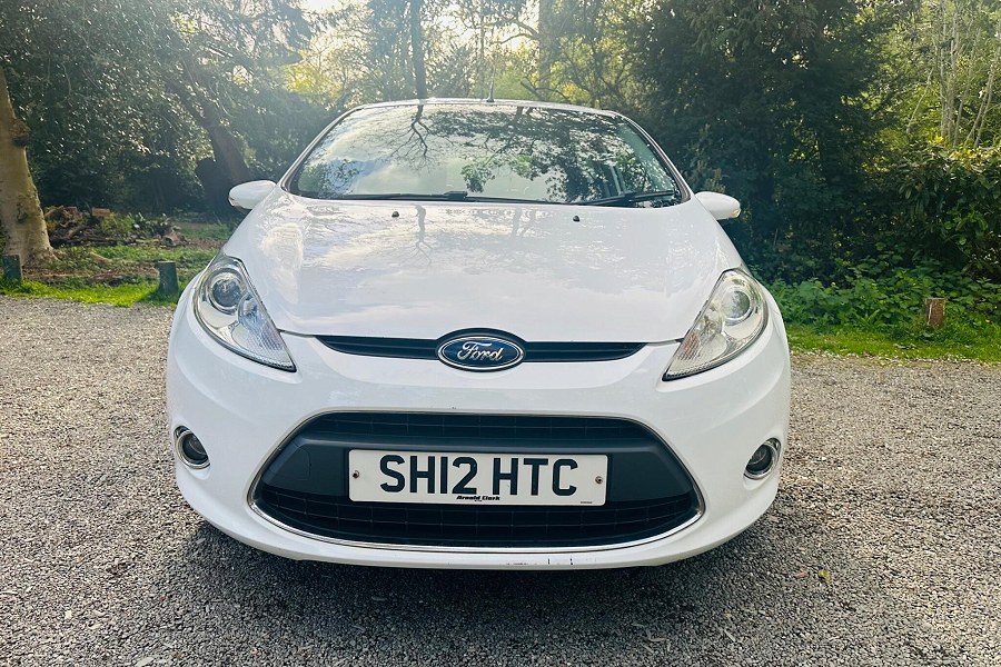 Ford Fiesta photo 2
