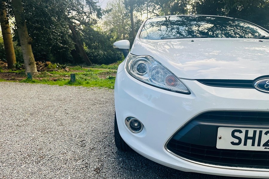 2012 Ford Fiesta photo 14