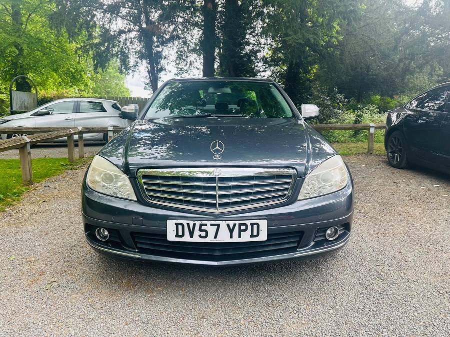 Mercedes-Benz C Class photo 2