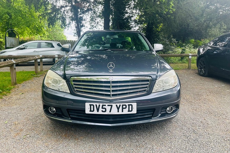 Mercedes-Benz C Class photo 2