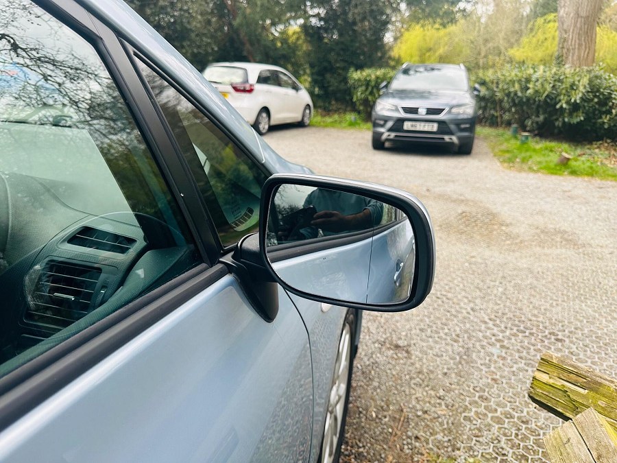 2008 Toyota Auris photo 13