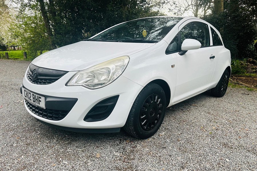 Vauxhall Corsa photo 2