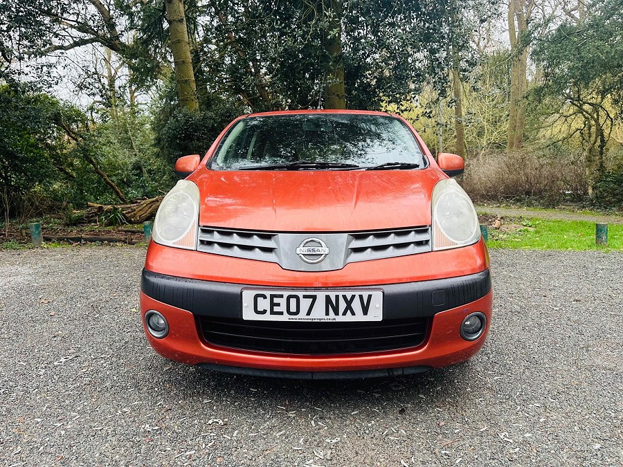 Nissan Note photo 2