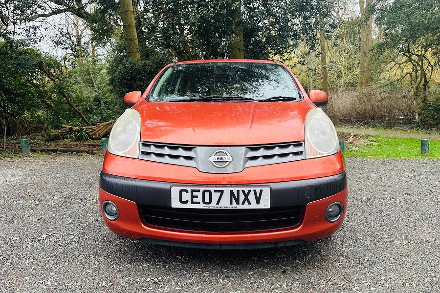 Nissan Note photo 2