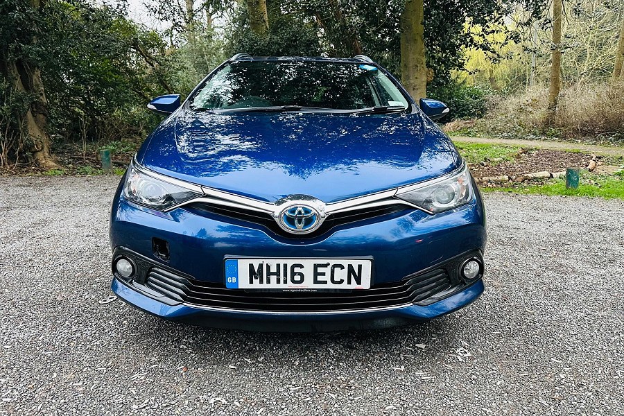 Toyota Auris photo 2