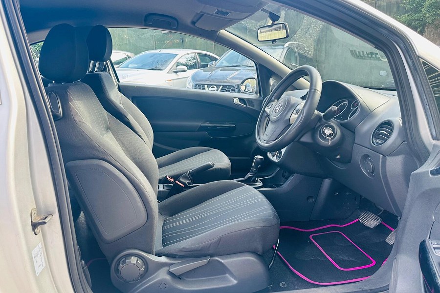 2007 Vauxhall Corsa photo 12