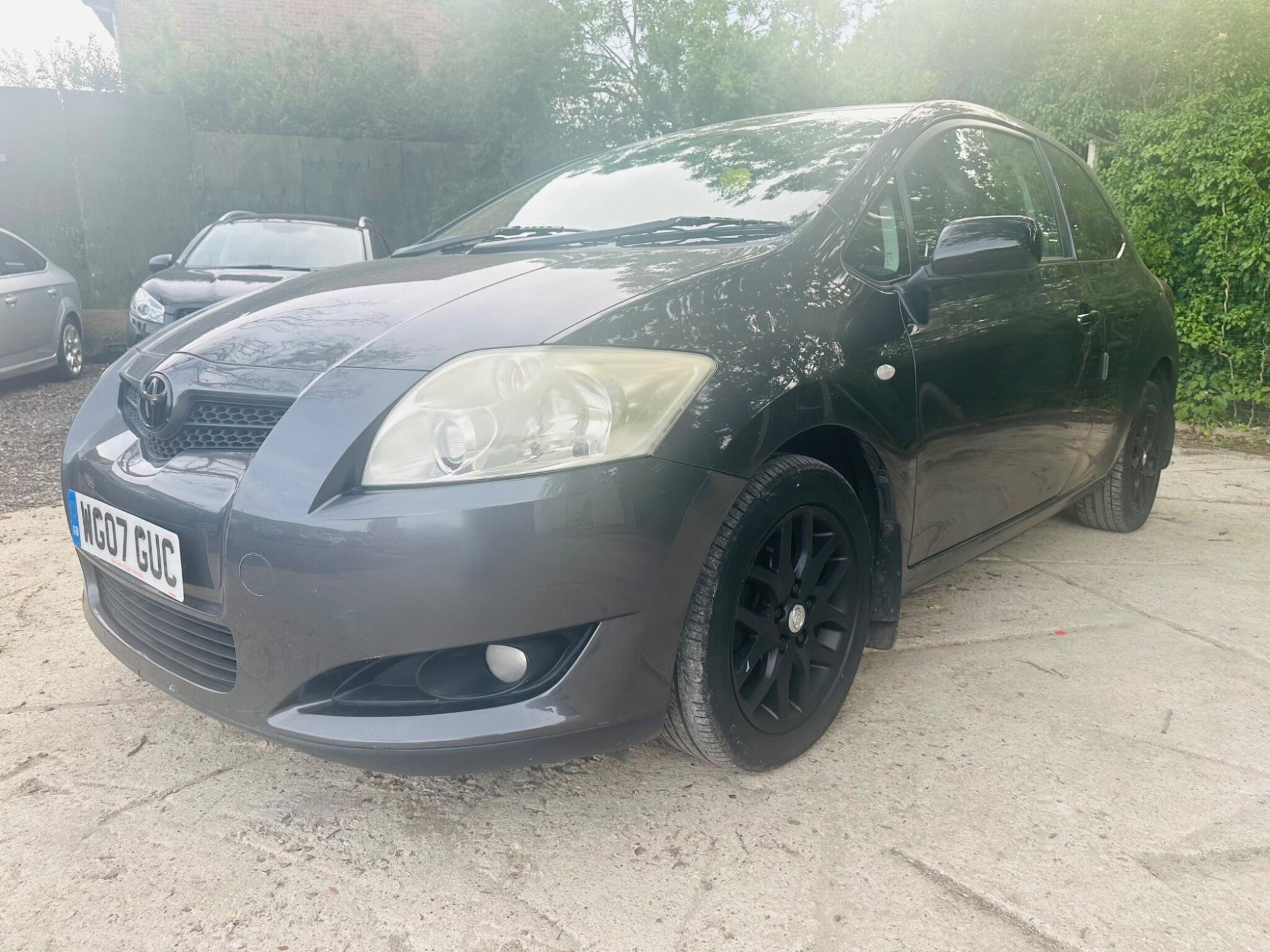 Toyota Auris photo 2