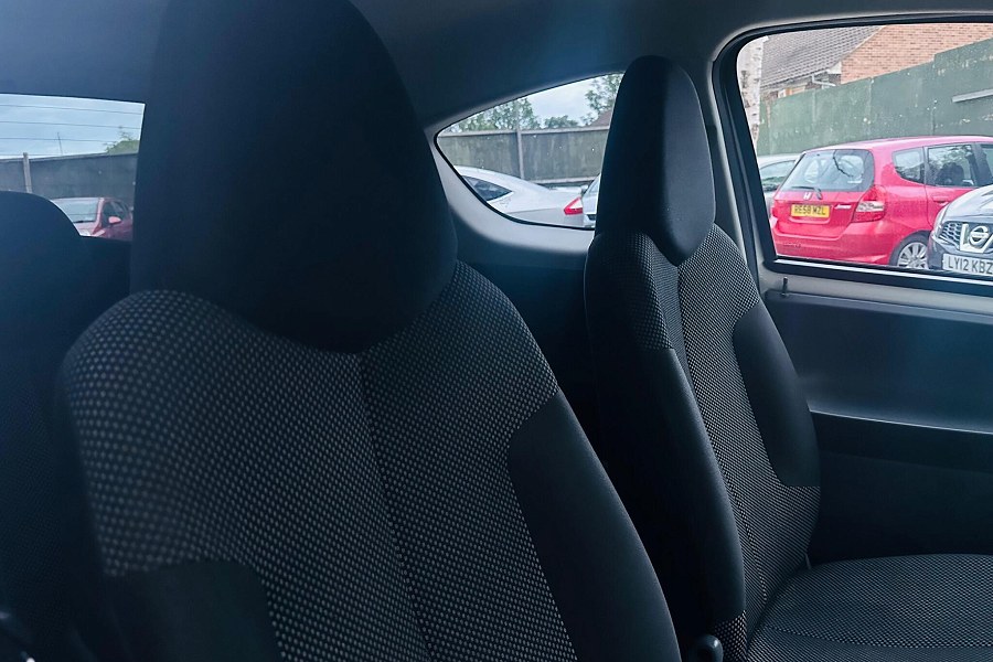 2011 Toyota AYGO photo 13
