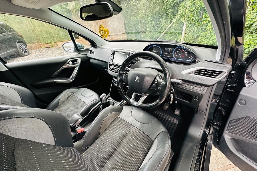 2014 Peugeot 2008 photo 14