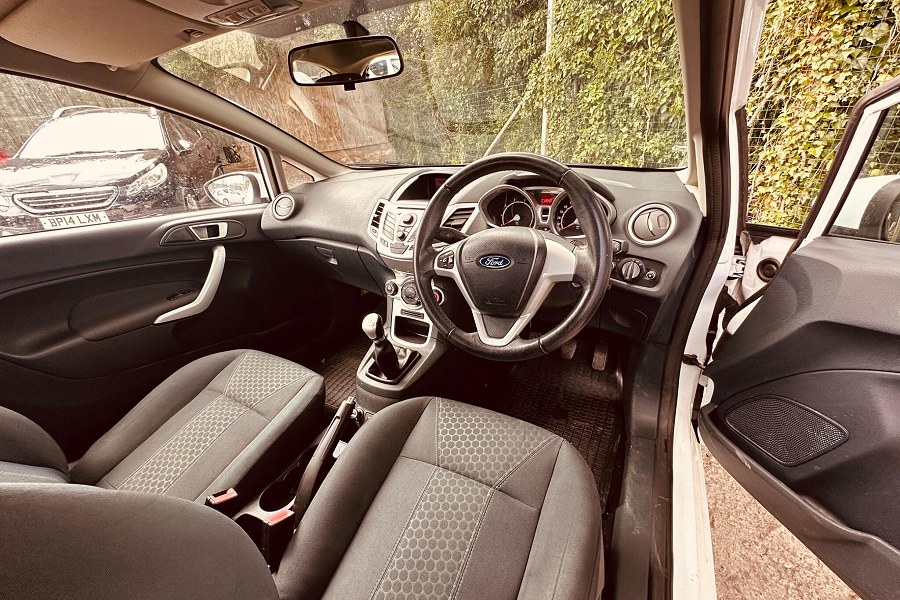 2011 Ford Fiesta photo 4