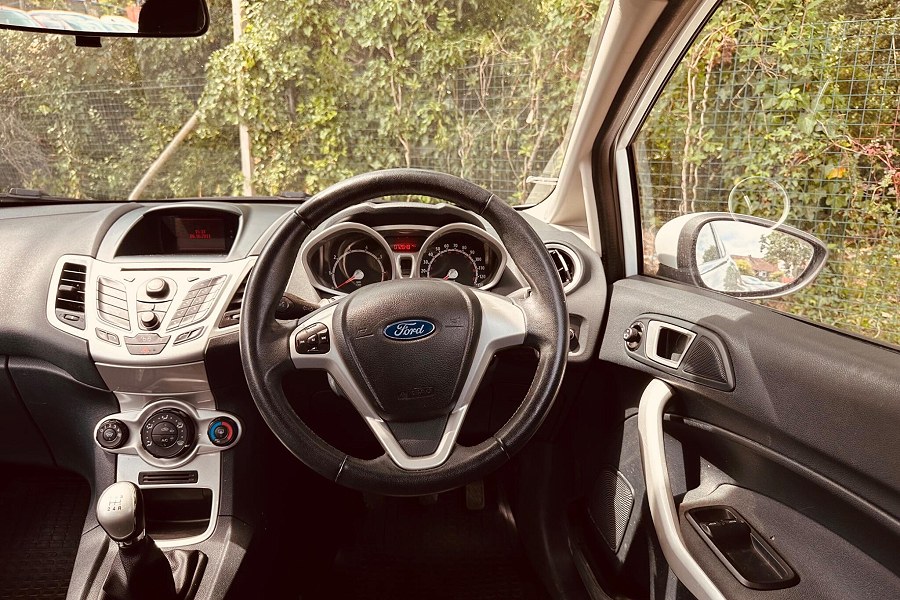 2011 Ford Fiesta photo 10