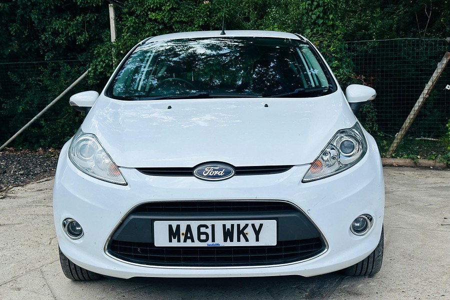 2011 Ford Fiesta photo 2