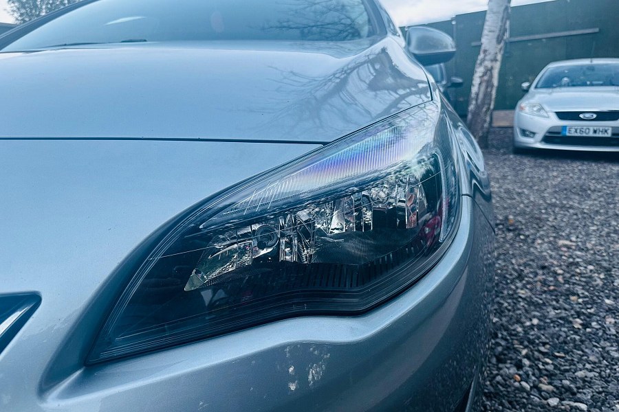 2013 Vauxhall Astra photo 10