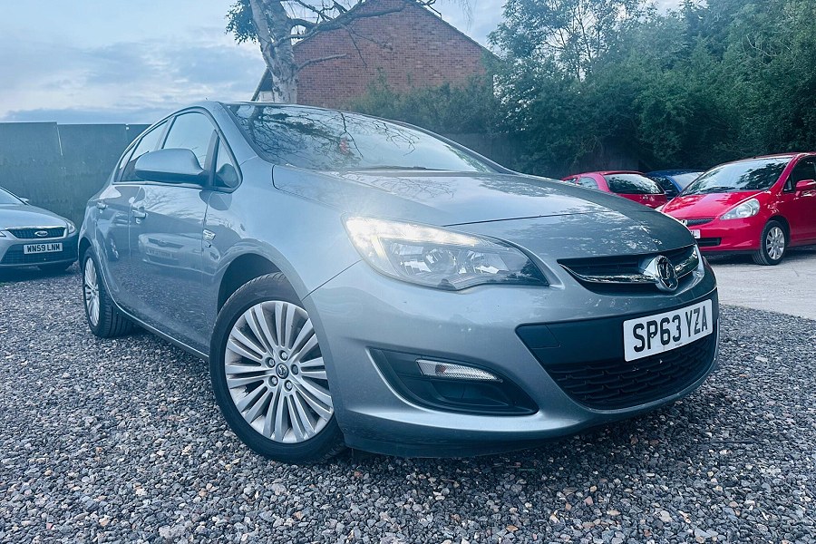Vauxhall Astra photo 2