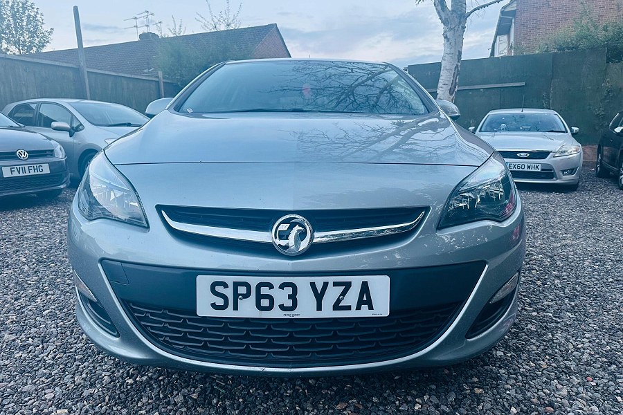 2013 Vauxhall Astra photo 4