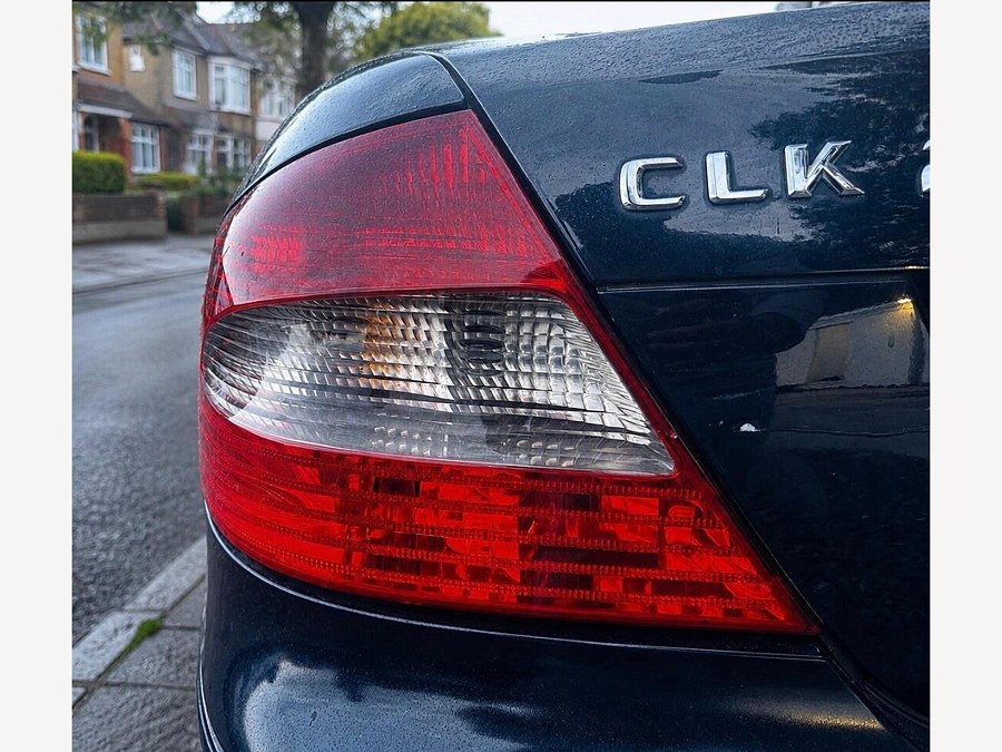 2005 Mercedes-Benz CLK photo 13