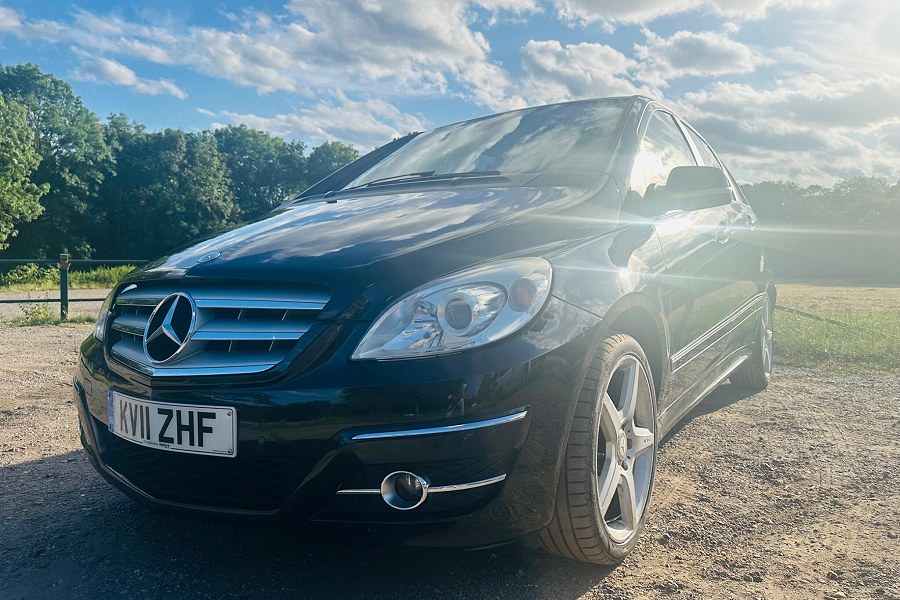 Mercedes-Benz B Class photo 2