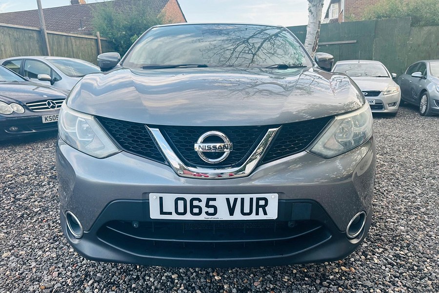 2015 Nissan Qashqai photo 3