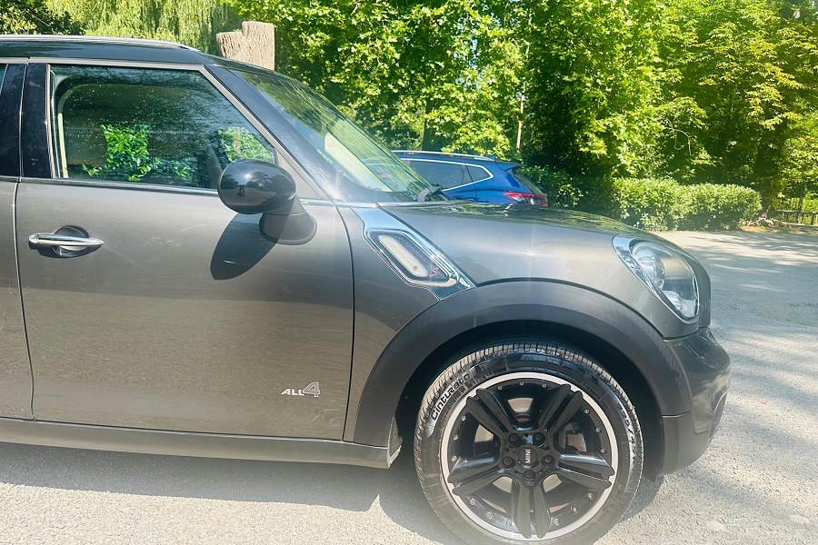 2012 MINI Countryman photo 10