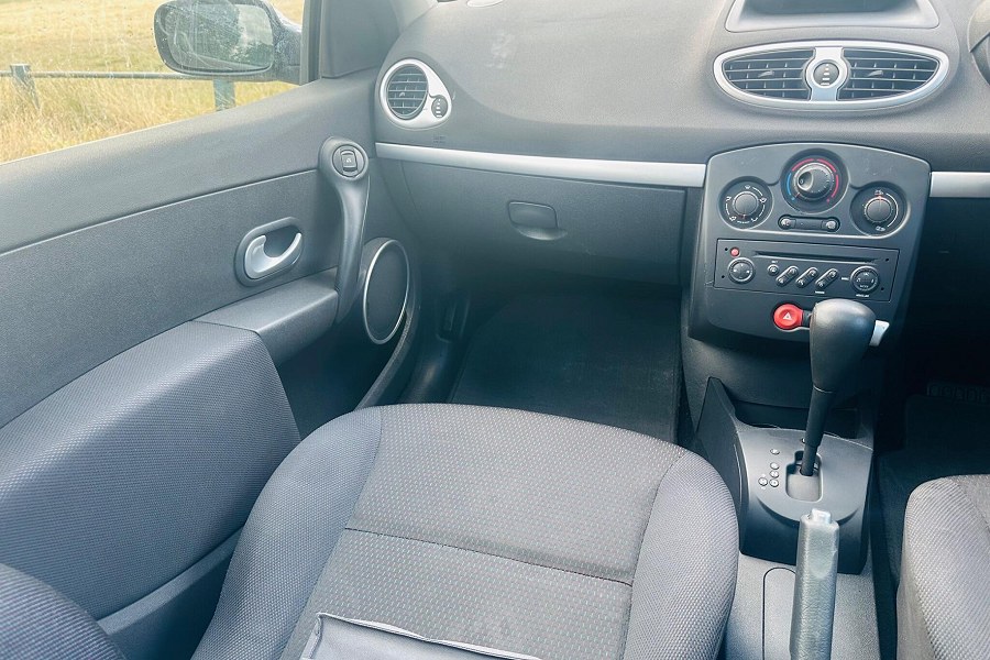 2007 Renault Clio photo 12