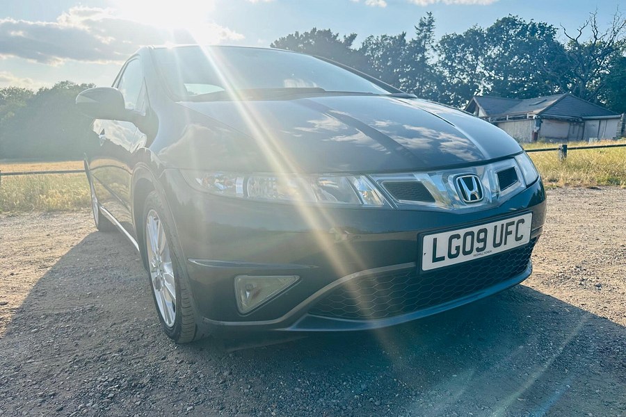 Honda Civic photo 2