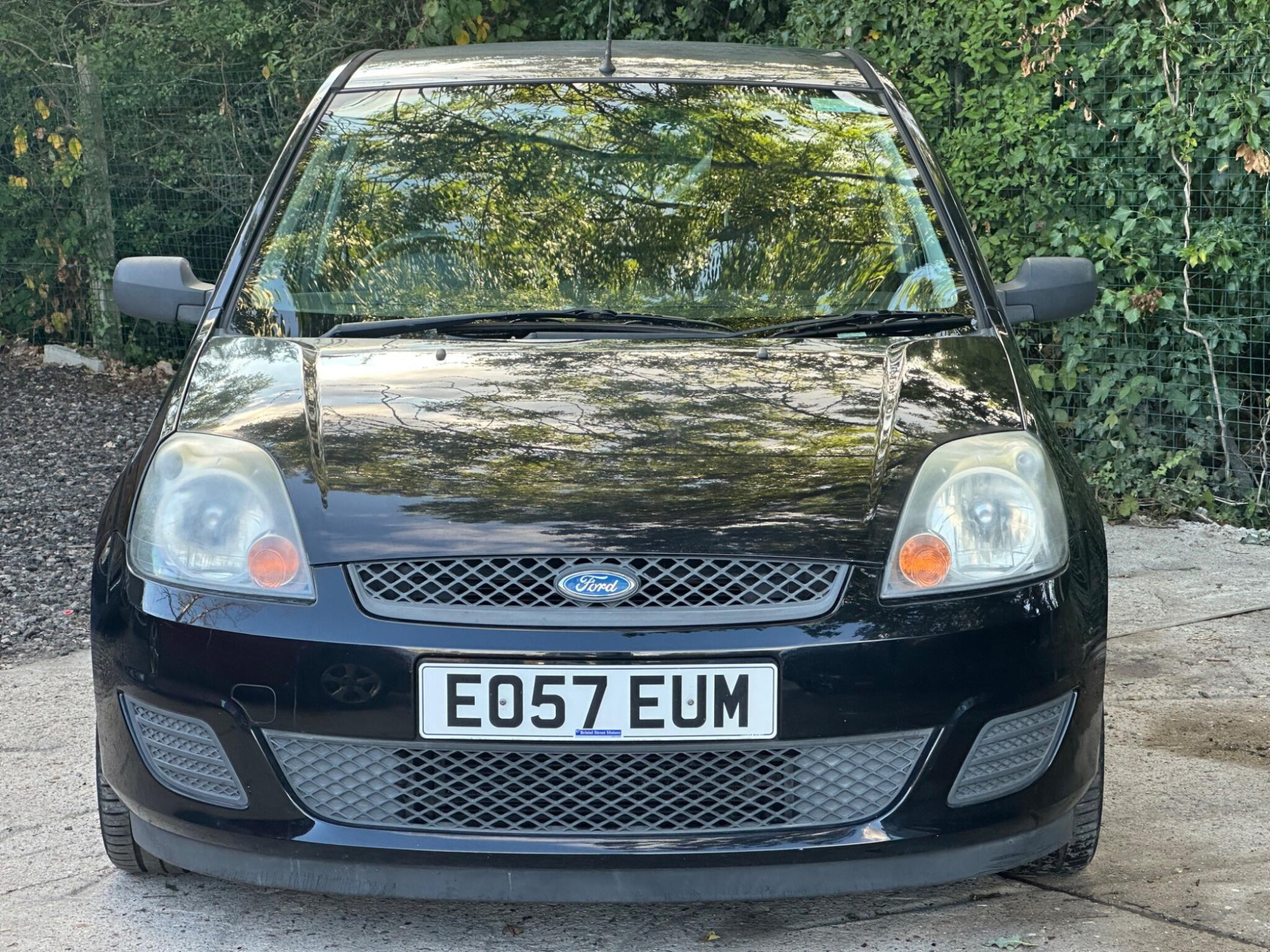 Ford Fiesta photo 2
