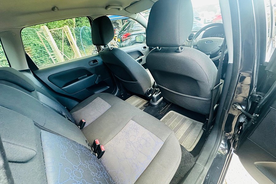 2007 Ford Fiesta photo 11