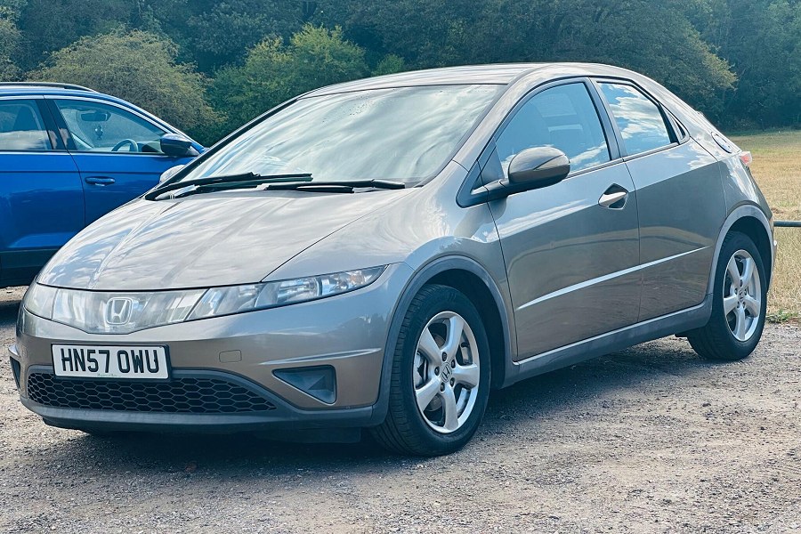Honda Civic photo 2