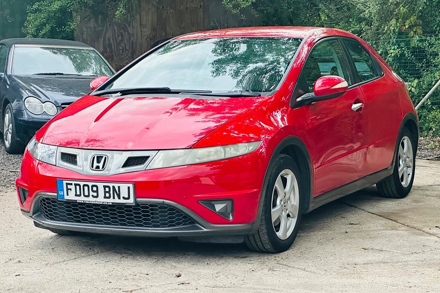 Honda Civic photo 2
