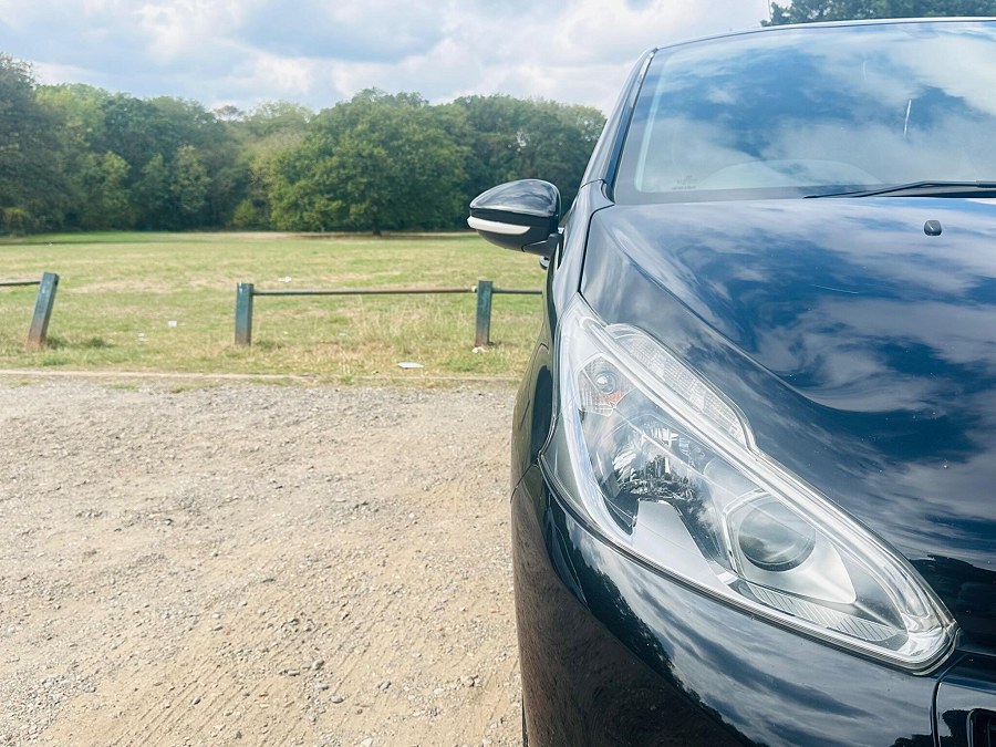 2017 Peugeot 208 photo 4
