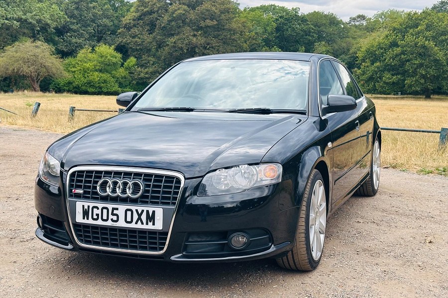 Audi A4 photo 2