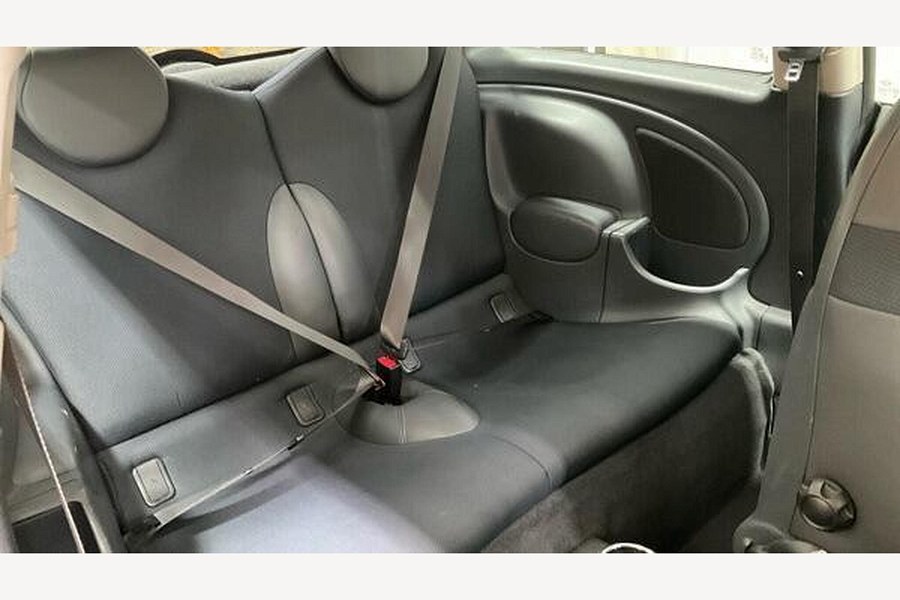 2005 MINI Hatch photo 12