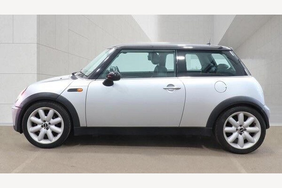 2005 MINI Hatch photo 8