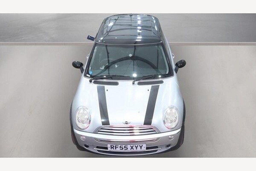 2005 MINI Hatch photo 6