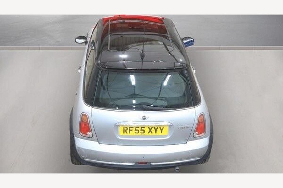 2005 MINI Hatch photo 7