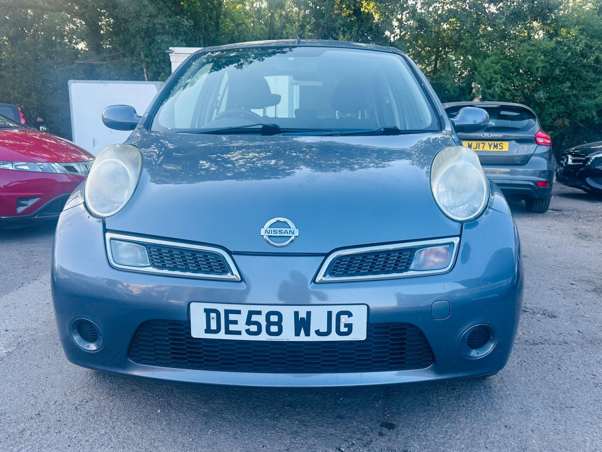 Nissan Micra photo 2