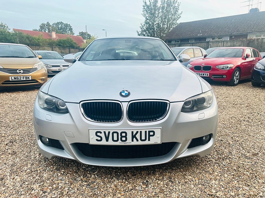BMW 3 Series photo 2