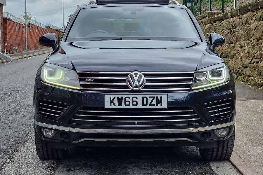 2016 Volkswagen Touareg photo 3