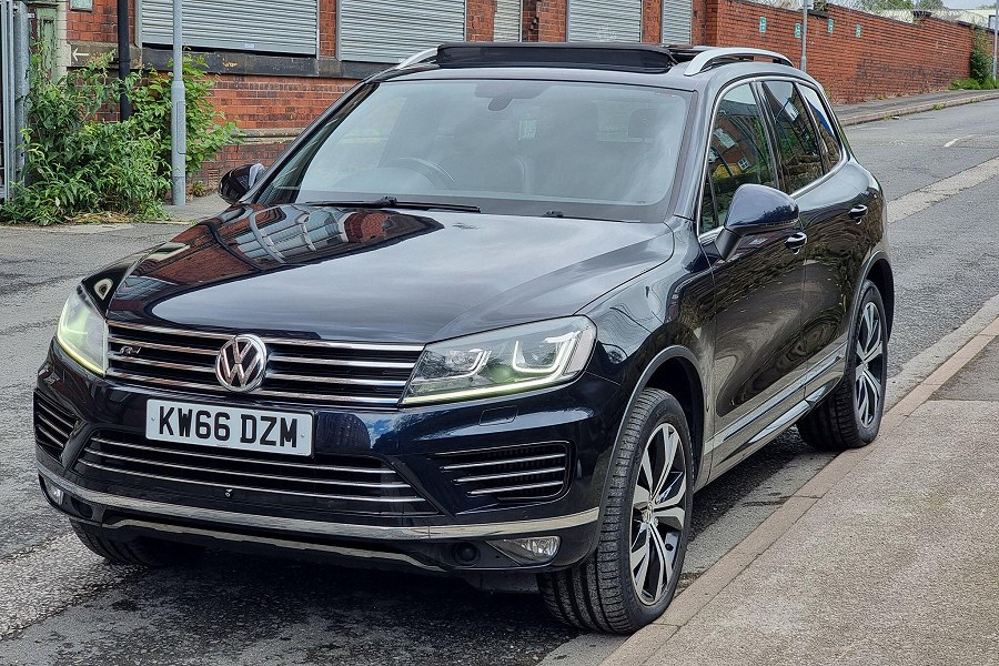 2016 Volkswagen Touareg photo 4
