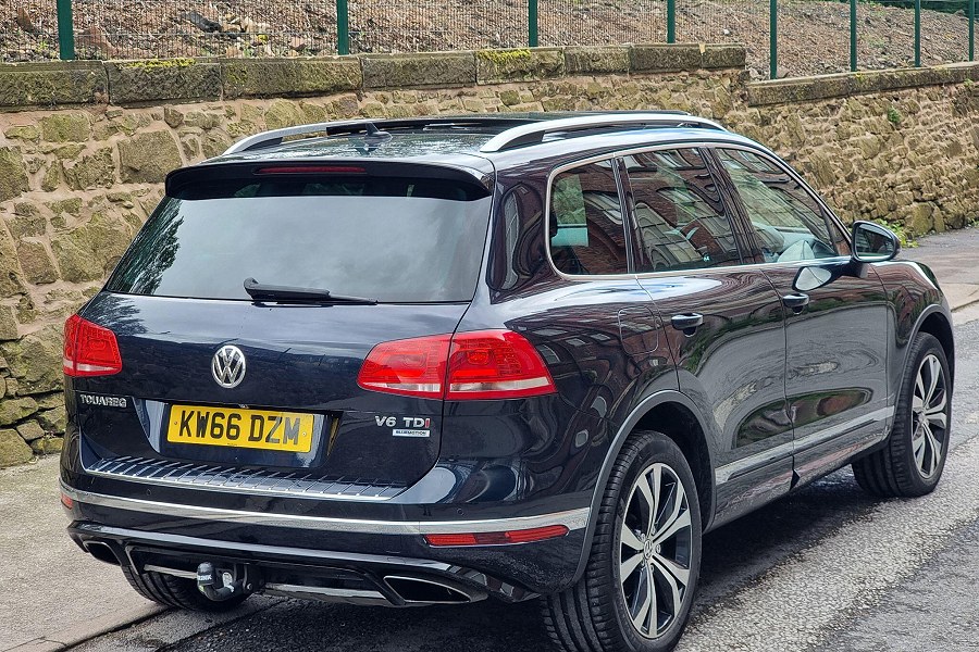 2016 Volkswagen Touareg photo 9