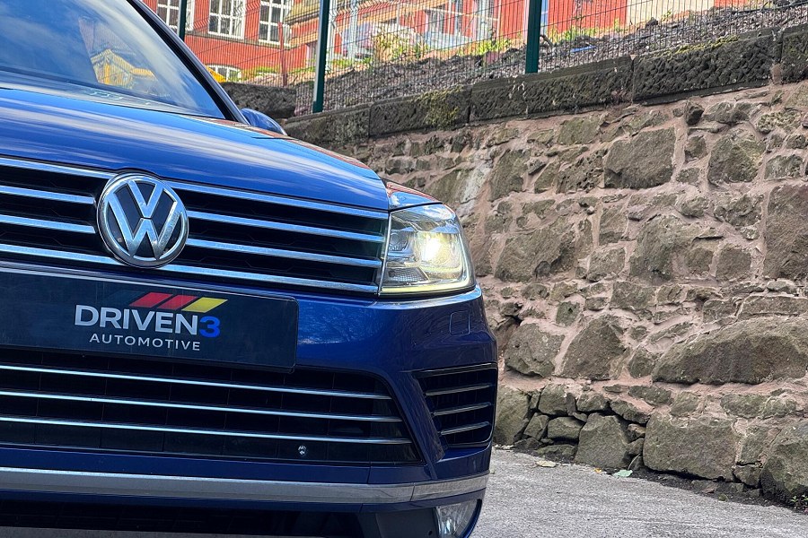 2016 Volkswagen Touareg photo 8