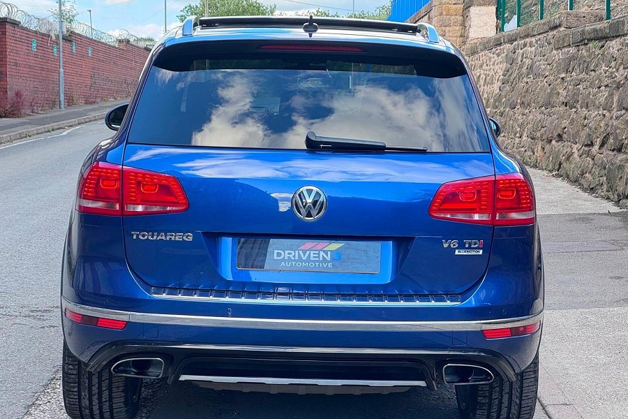 2016 Volkswagen Touareg photo 9