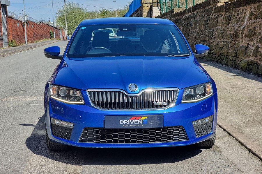 Skoda Octavia photo 2