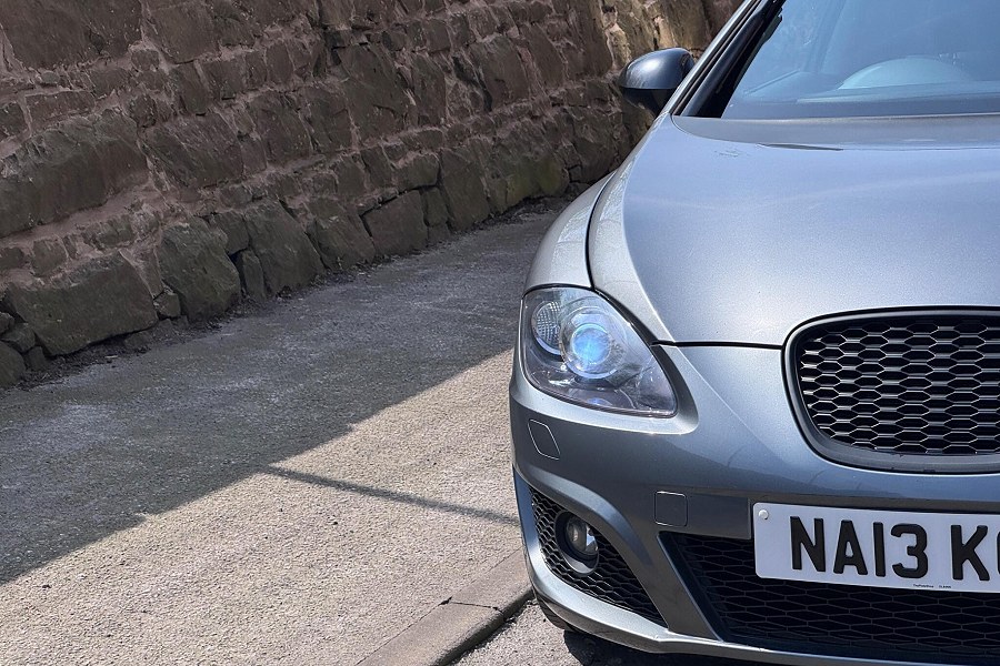 SEAT Leon photo 2