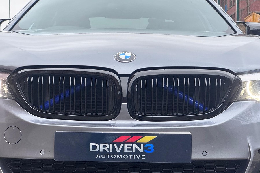 2018 BMW 5 Series photo 3