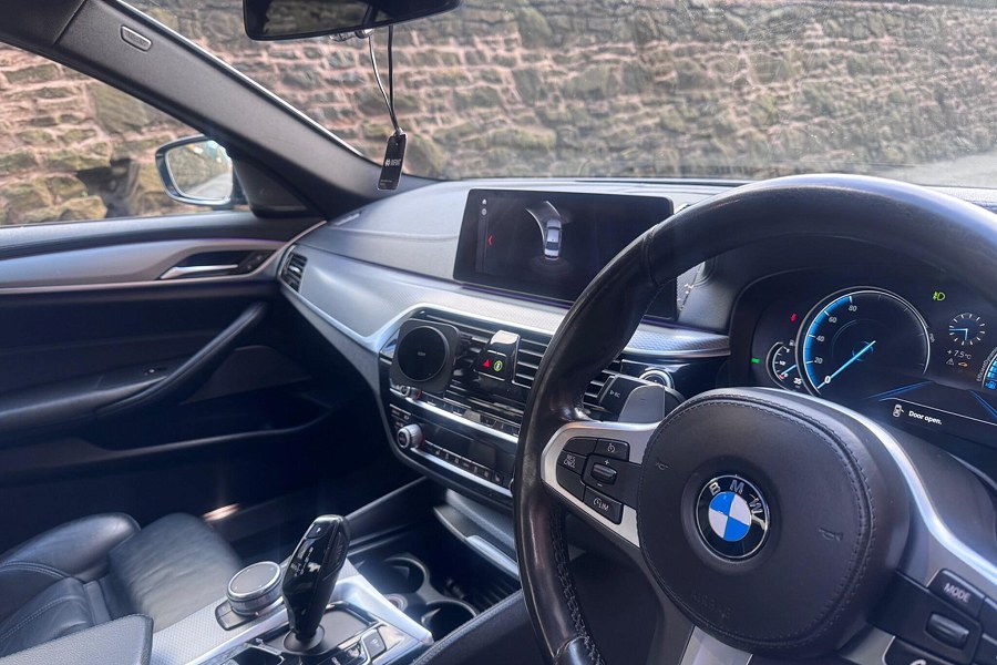 2018 BMW 5 Series photo 14