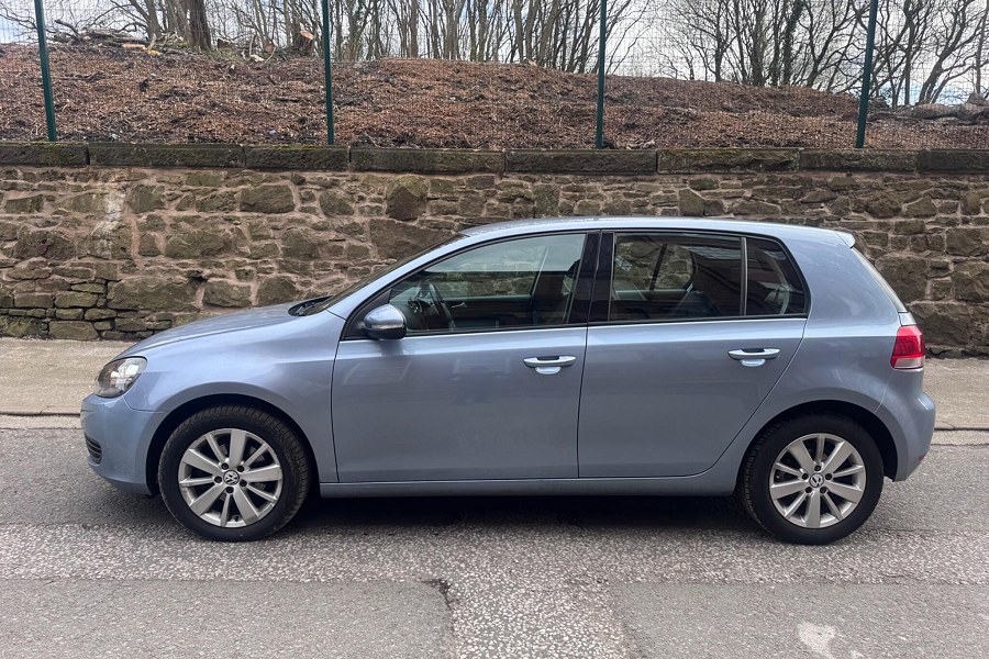 2010 Volkswagen Golf photo 8