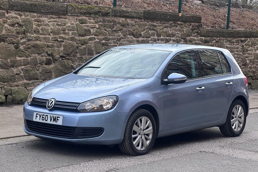 2010 Volkswagen Golf photo 3