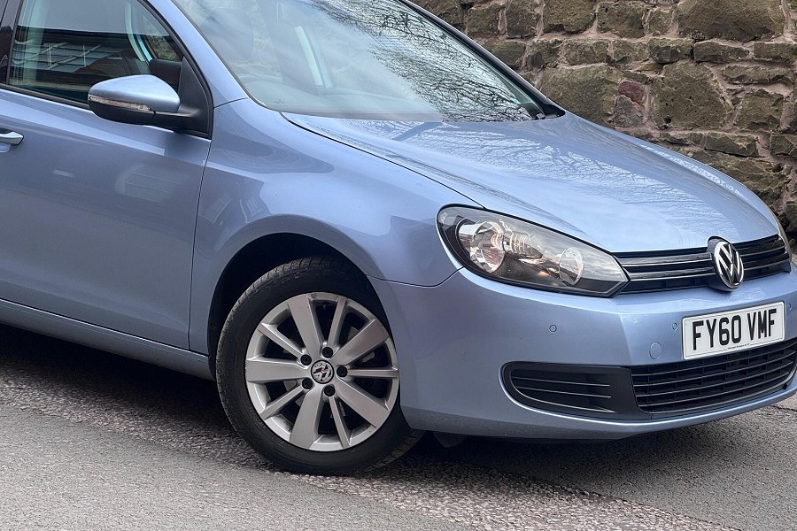 2010 Volkswagen Golf photo 5